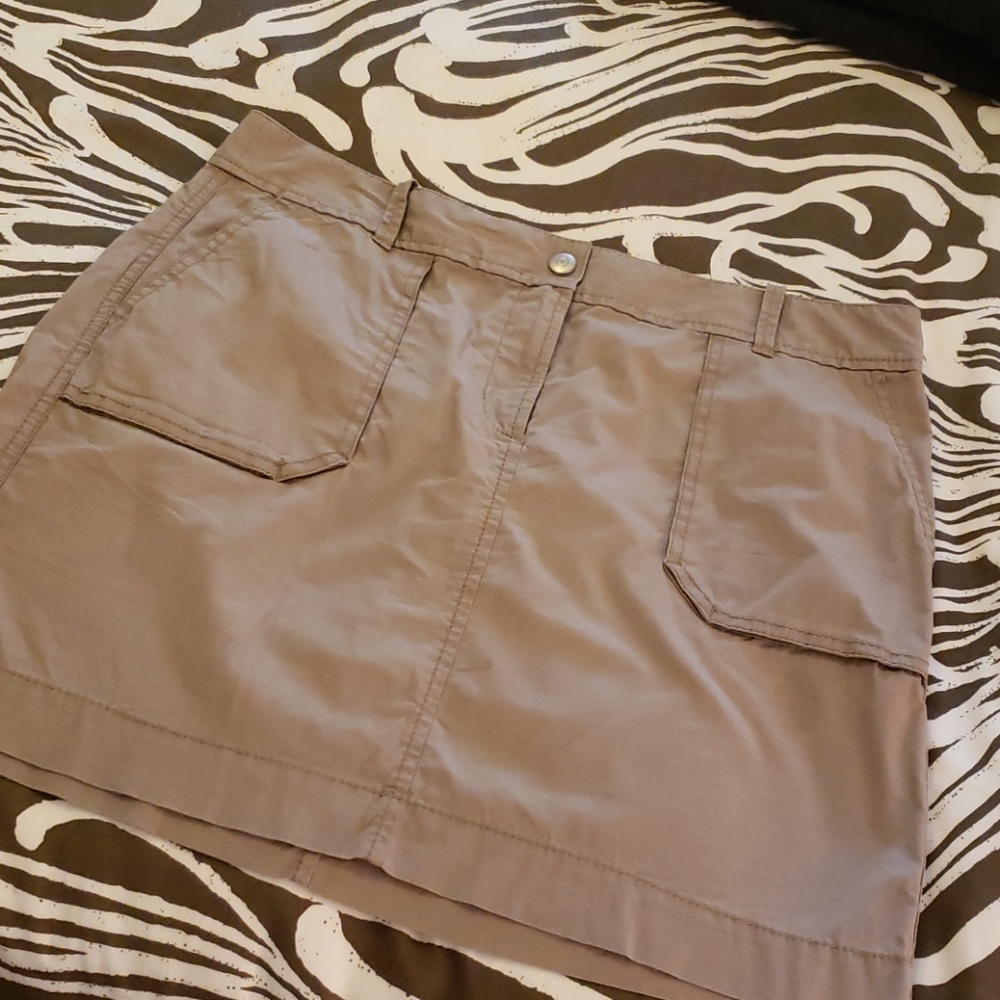 Skirt w/ utility pockets